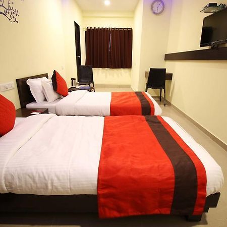 Sarkhej Hotel Ambience المظهر الخارجي الصورة