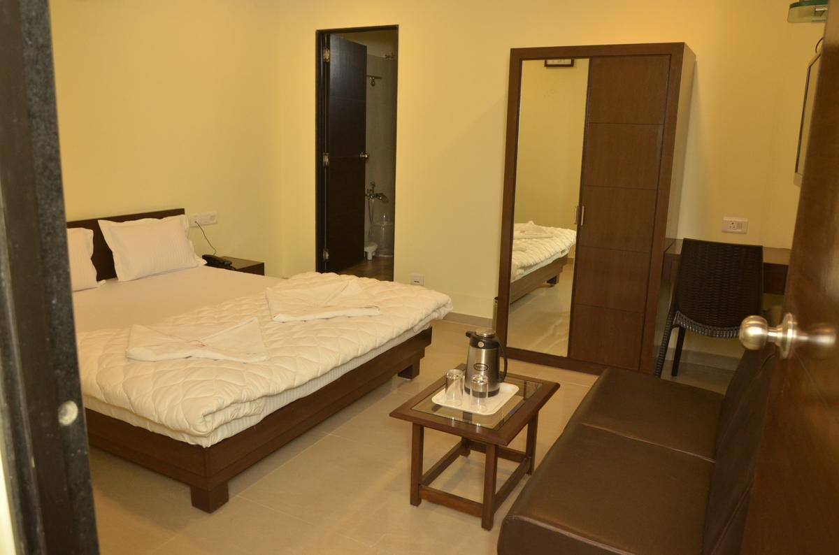 Sarkhej Hotel Ambience المظهر الخارجي الصورة